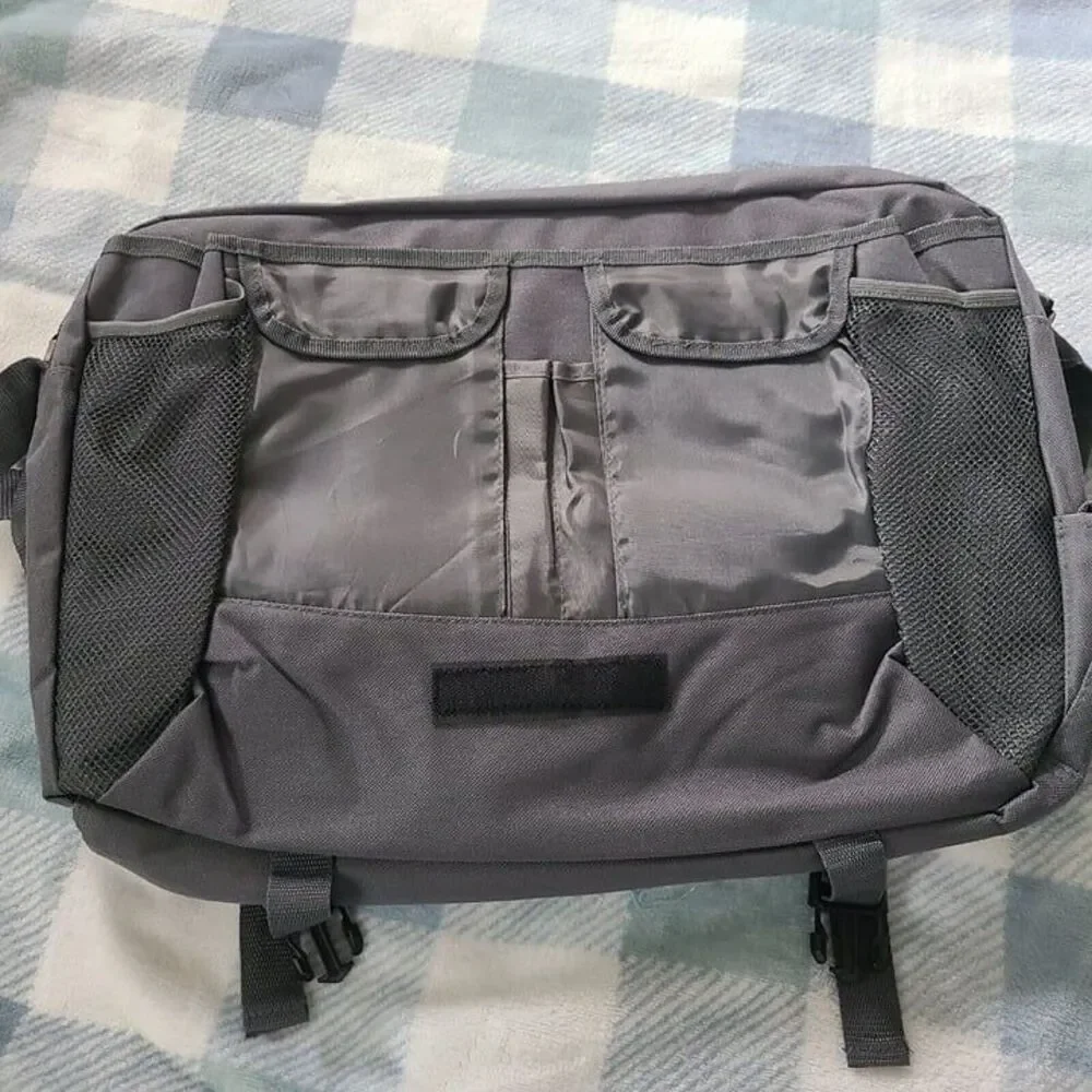 Guess  Messenger Bag Gray  nylon Unisex Crossbody Bag padded new  19x14